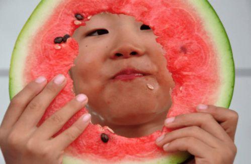 梦见带着小孩买瓜吃瓜,带着小孩买瓜吃瓜的奇幻之旅