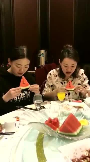 小瓜吃的嘴疼,甜蜜滋味背后的口腔挑战