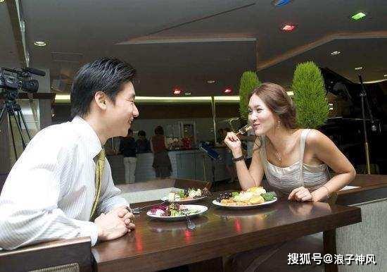 叶集相亲吃瓜,吃瓜群众围观甜蜜瞬间